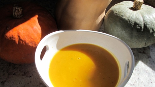 This simple squash soup has 5 ingredients, including salt and pepper, and yet bursts with flavor. Like a velvety warm hug in a bowl.